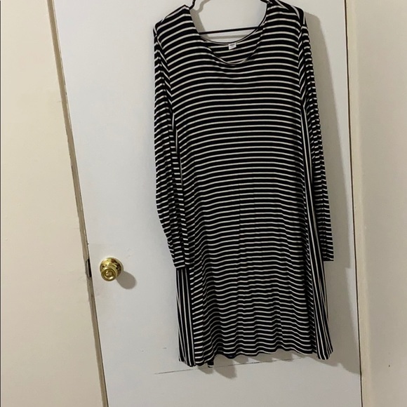 Dress - Picture 1 of 2